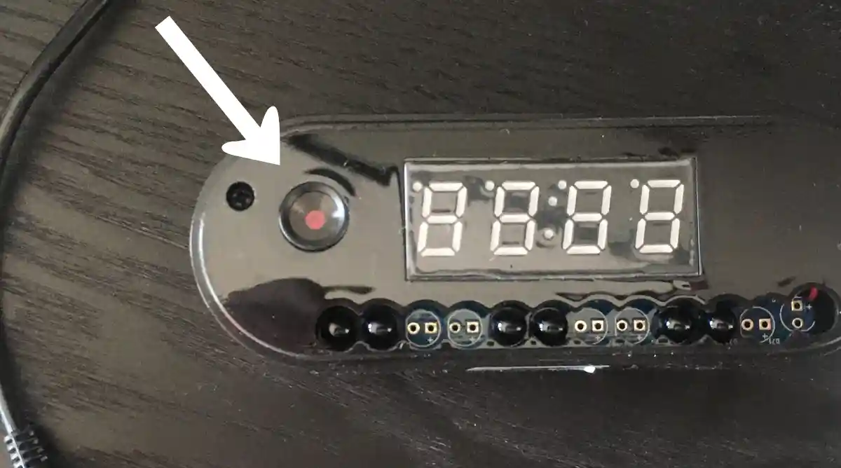 How to find hidden camera in hotel room fake clock with cam